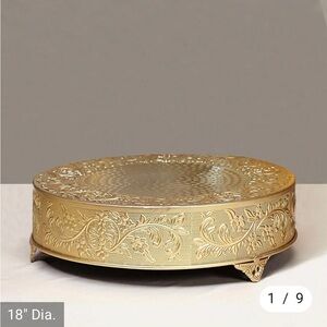Elegant Gold Cake Stand
